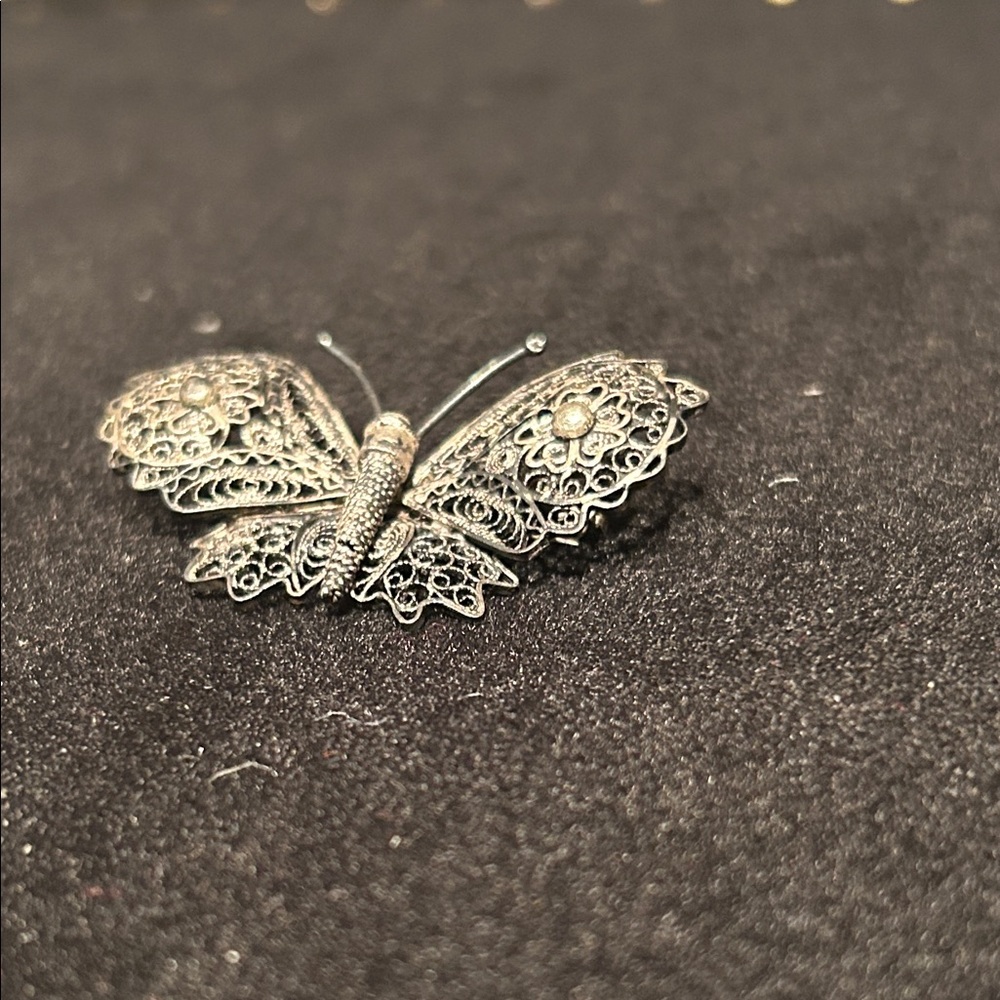 Vintage Silver Filigree Butterfly Brooch | 1930s - Picture 4 of 9